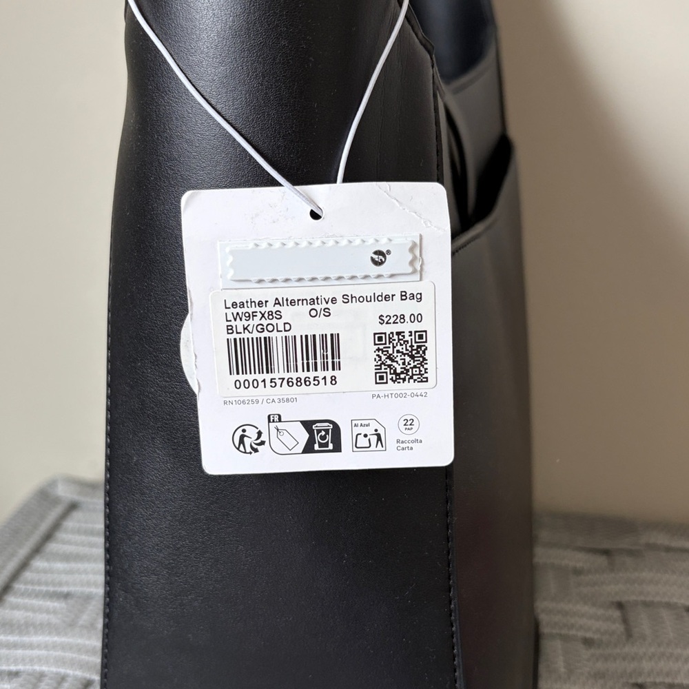 Lululemon Leather Alternative Shoulder Bag Black Gold 8L Dust Bag Pockets NEW - Picture 8 of 15